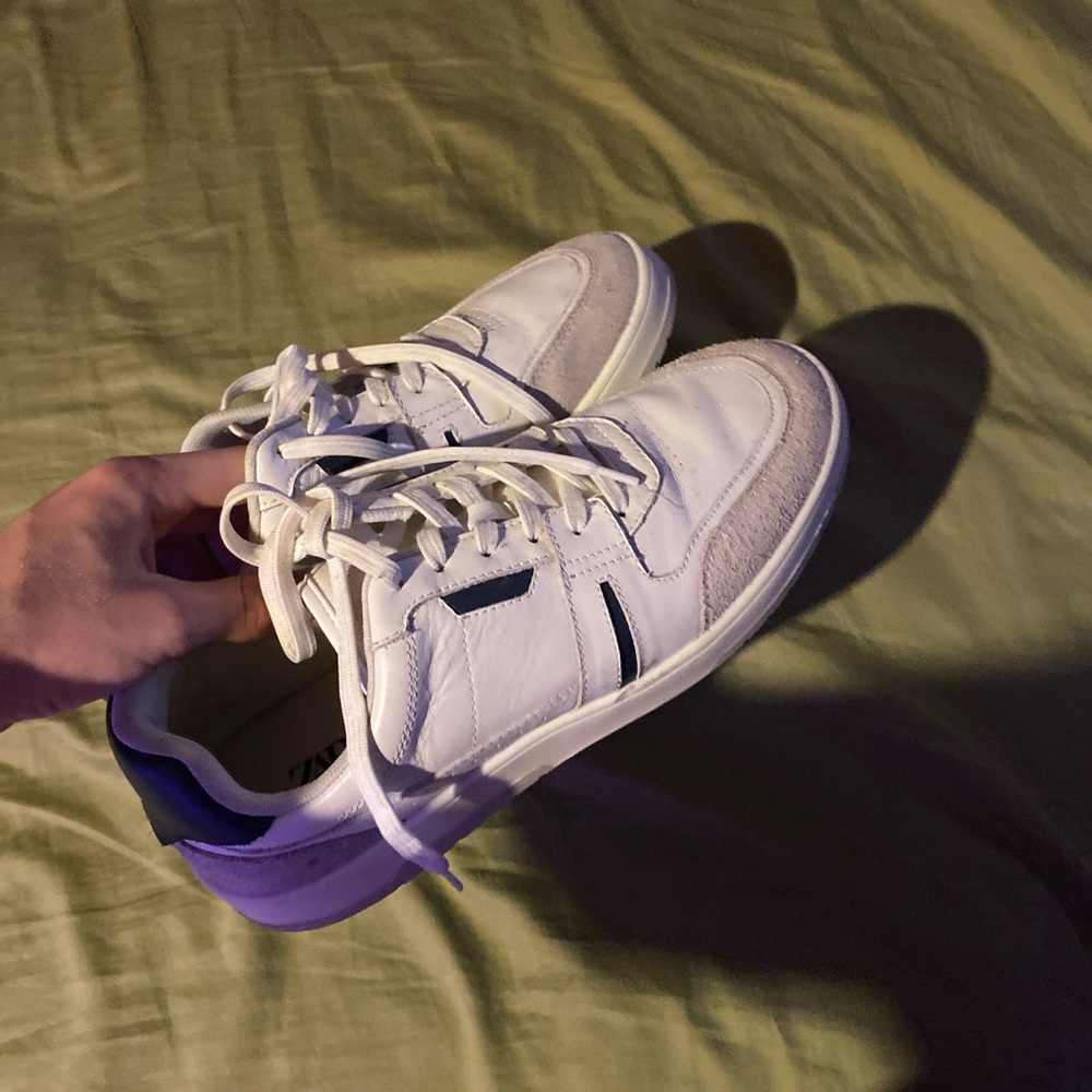 Zara White Sneakers. NEW